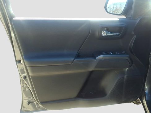 Used 2023 Toyota Tacoma TRD Off-Road image 20