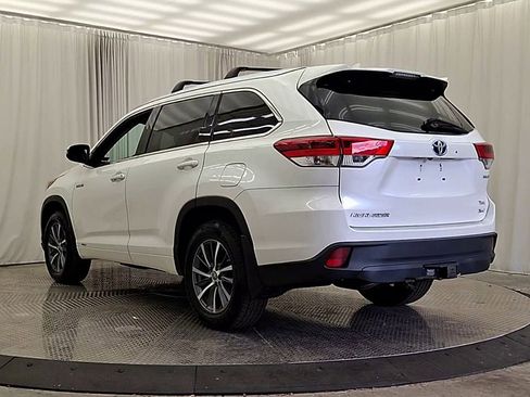 Certified 2018 Toyota Highlander XLE AWD/4WD image 9