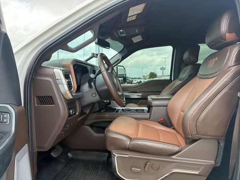 Used 2025 Ford F450 King Ranch w/ Chrome Package image 15