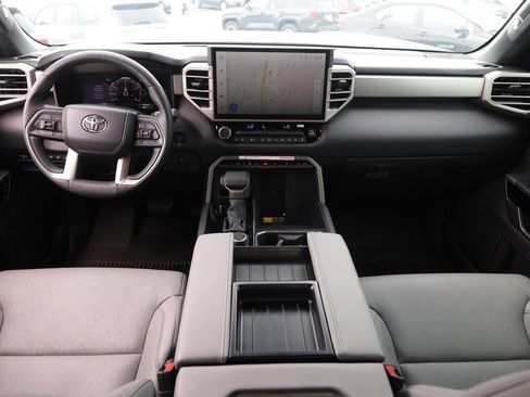 Used 2025 Toyota Tundra Limited AWD/4WD image 21