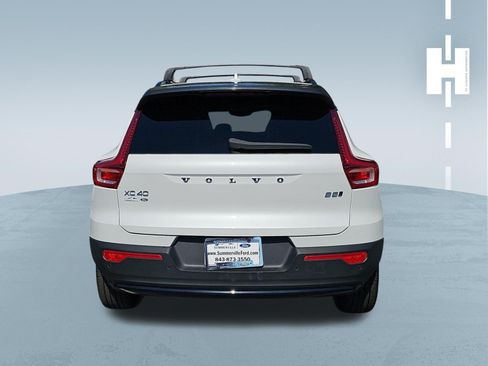 Used 2025 Volvo XC40 B5 Plus w/ Protection Package Premier AWD/4WD image 4