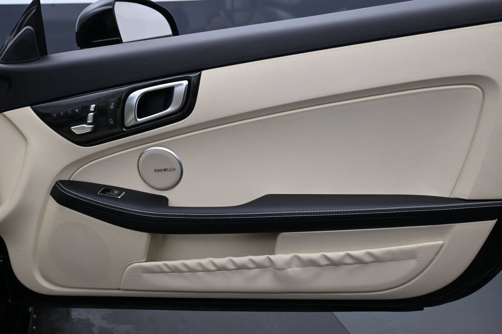Used 2017 Mercedes-Benz SLC 300 image 22
