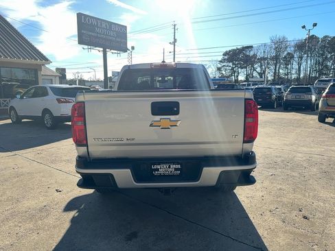 Used 2017 Chevrolet Colorado LT w/ LT Convenience Package image 6
