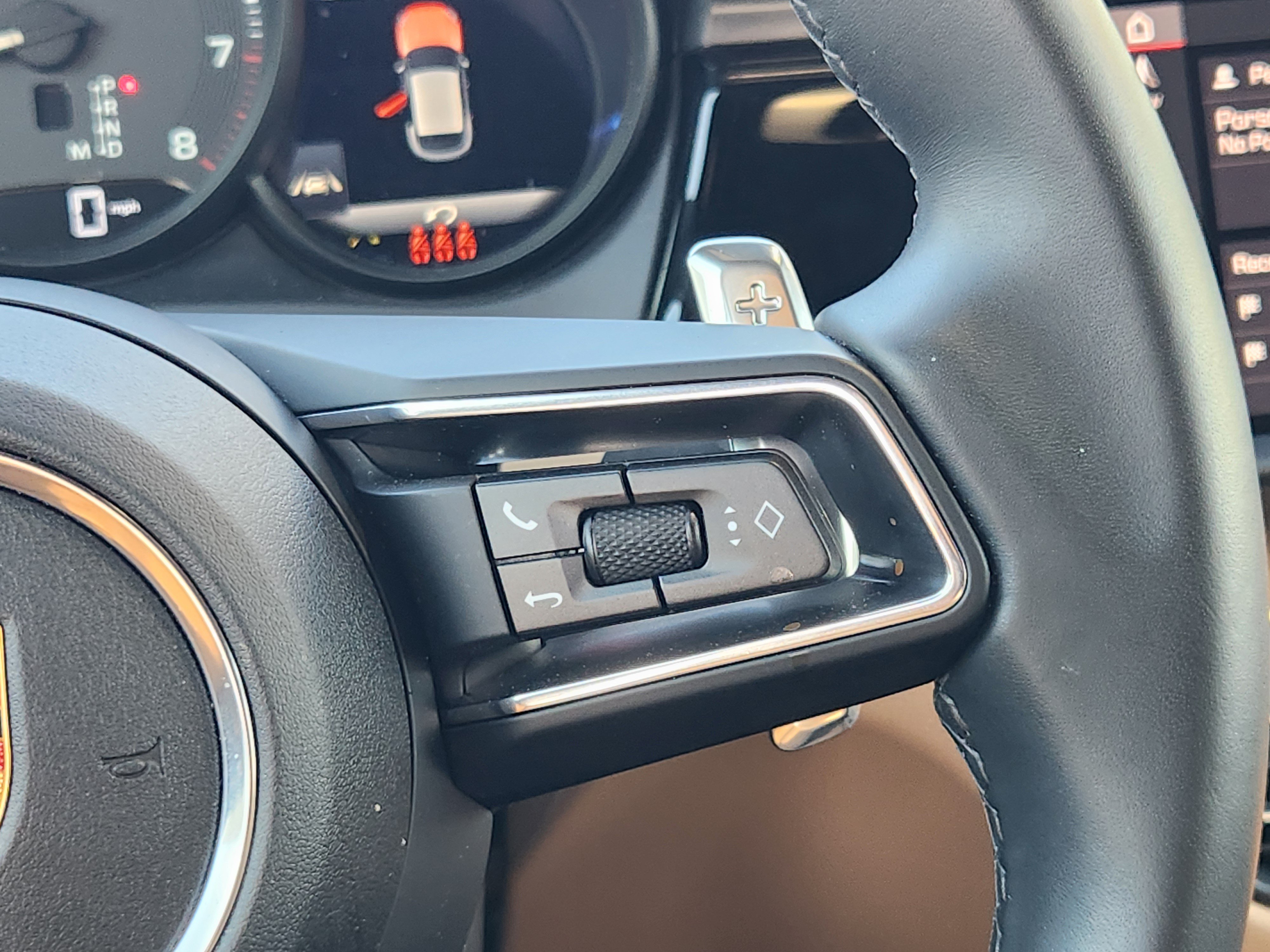 Certified 2026 Porsche Macan AWD/4WD image 32