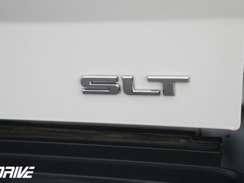 Used 2015 GMC Sierra 2500 SLT w/ Duramax Plus Package image 17