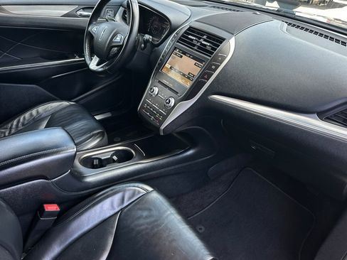 Used 2018 Lincoln MKC Select w/ Select Plus Package FWD image 15