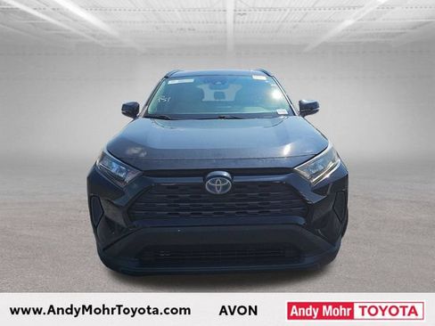 Used 2020 Toyota RAV4 LE AWD/4WD image 3