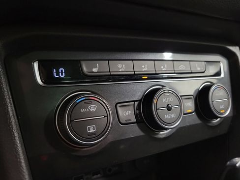 Used 2019 Volkswagen Tiguan SE w/ Panoramic Sunroof Package FWD image 19