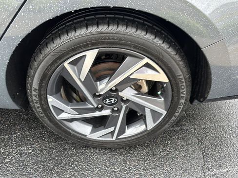 Used 2024 Hyundai Elantra Limited image 33