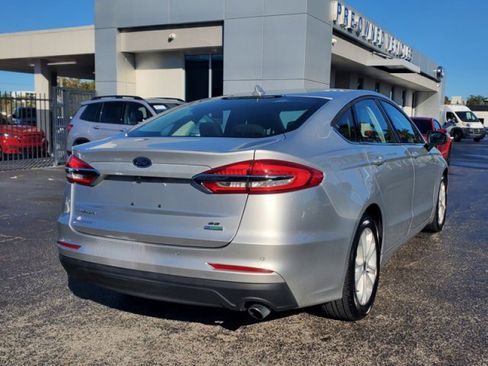 Used 2019 Ford Fusion SE image 7