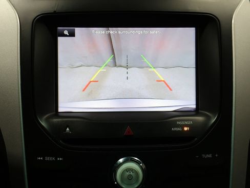 Used 2015 Ford Explorer XLT w/ Equipment Group 202A FWD image 25
