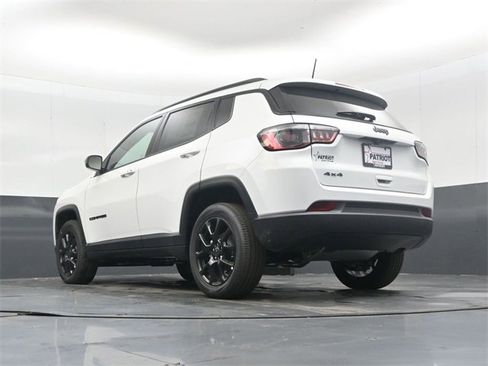 New 2026 Jeep Compass Latitude image 42