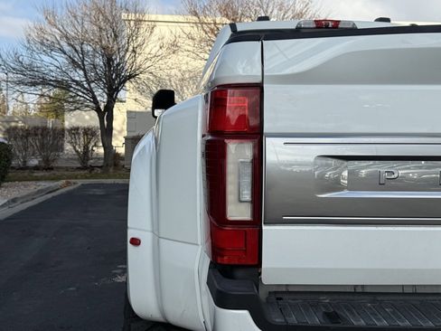 Used 2020 Ford F450 Platinum w/ FX4 Off-Road Package image 34