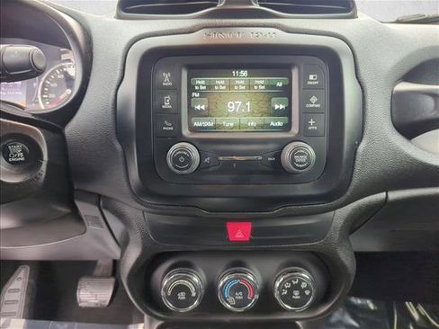 Used 2017 Jeep Renegade Latitude image 16