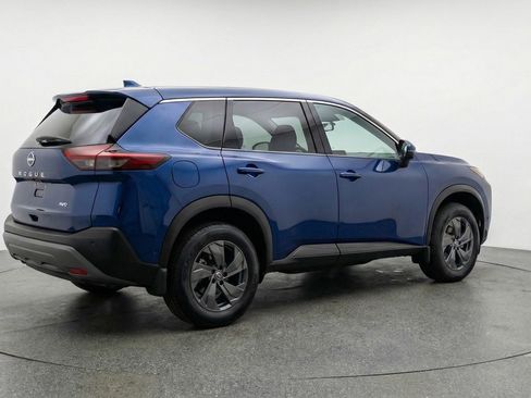 Used 2025 Nissan Rogue SV image 9
