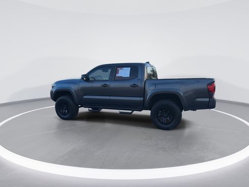 Used 2018 Toyota Tacoma SR5 image 6