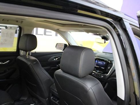 Used 2021 Chevrolet Traverse RS w/ LPO, Floor Liner Package AWD/4WD image 10