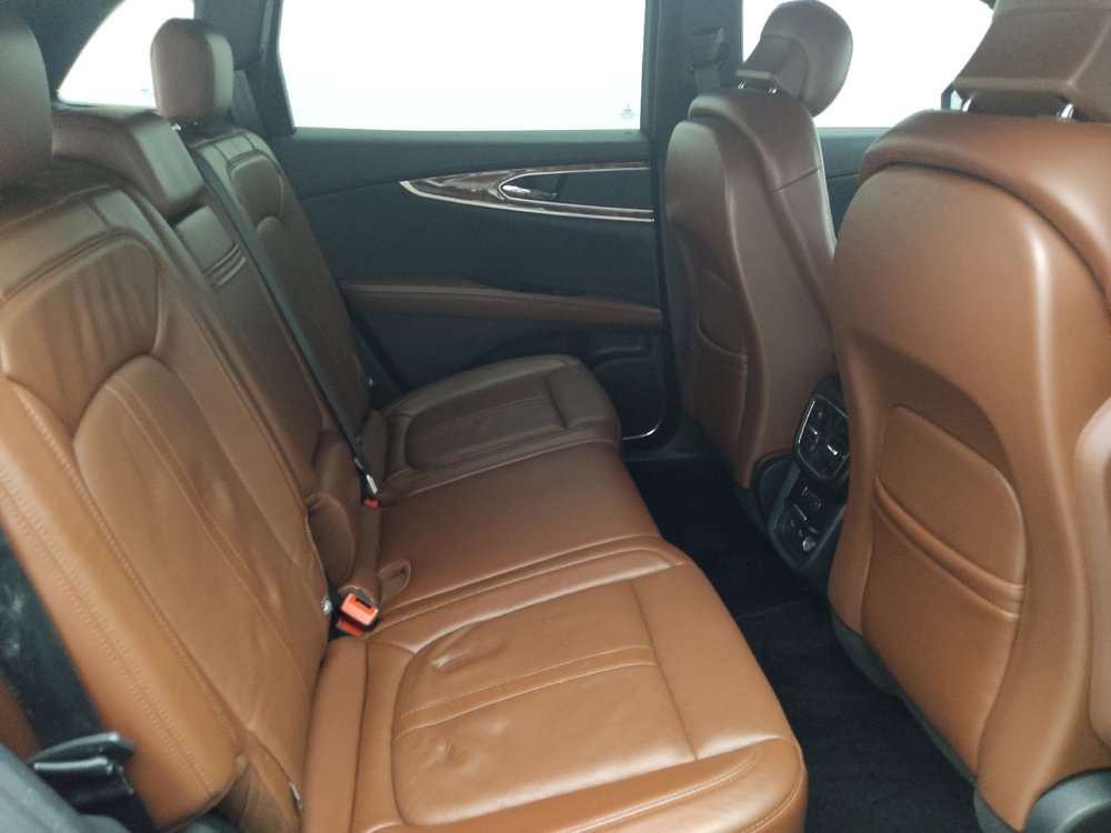 Used 2016 Lincoln MKX Reserve w/ Technology Package FWD image 19