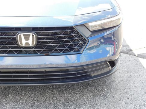 Used 2025 Honda Accord SE image 9