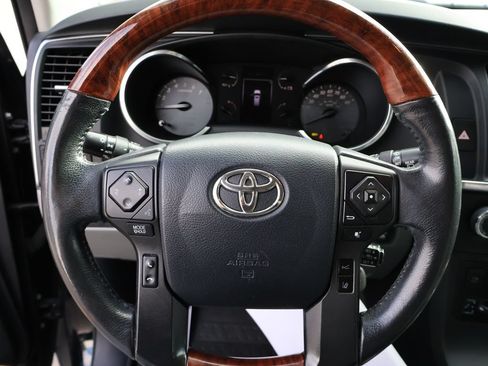 Used 2019 Toyota Sequoia Platinum AWD/4WD image 30