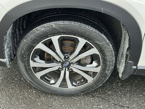 Certified 2022 Subaru Forester Limited image 4