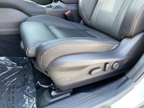Used 2024 Subaru Outback Touring AWD/4WD image 4