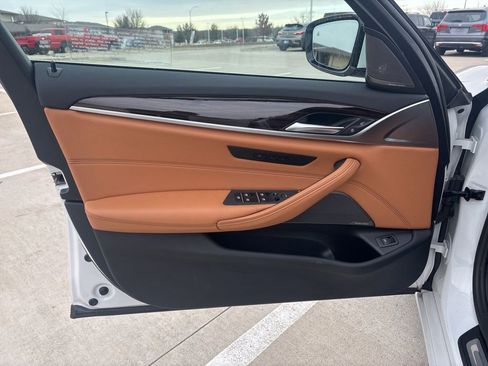 Used 2023 BMW 530i xDrive 530i xDrive w/ Premium Package image 16