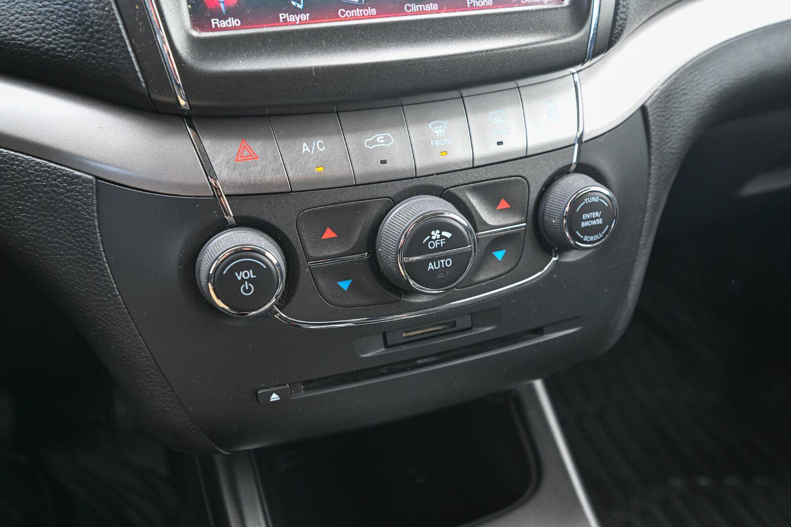 Used 2018 Dodge Journey Crossroad FWD image 36
