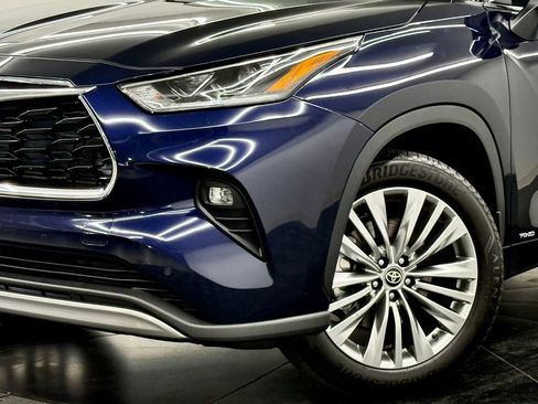 Used 2026 Toyota Highlander Platinum image 4