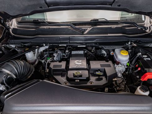 Used 2024 RAM 2500 Laramie w/ Night Edition image 31