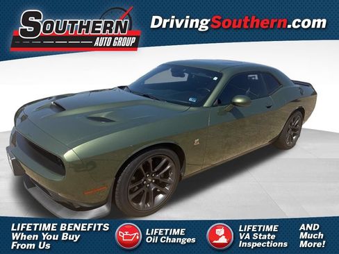 Used 2022 Dodge Challenger R/T Scat Pack w/ Plus Package RWD image 1