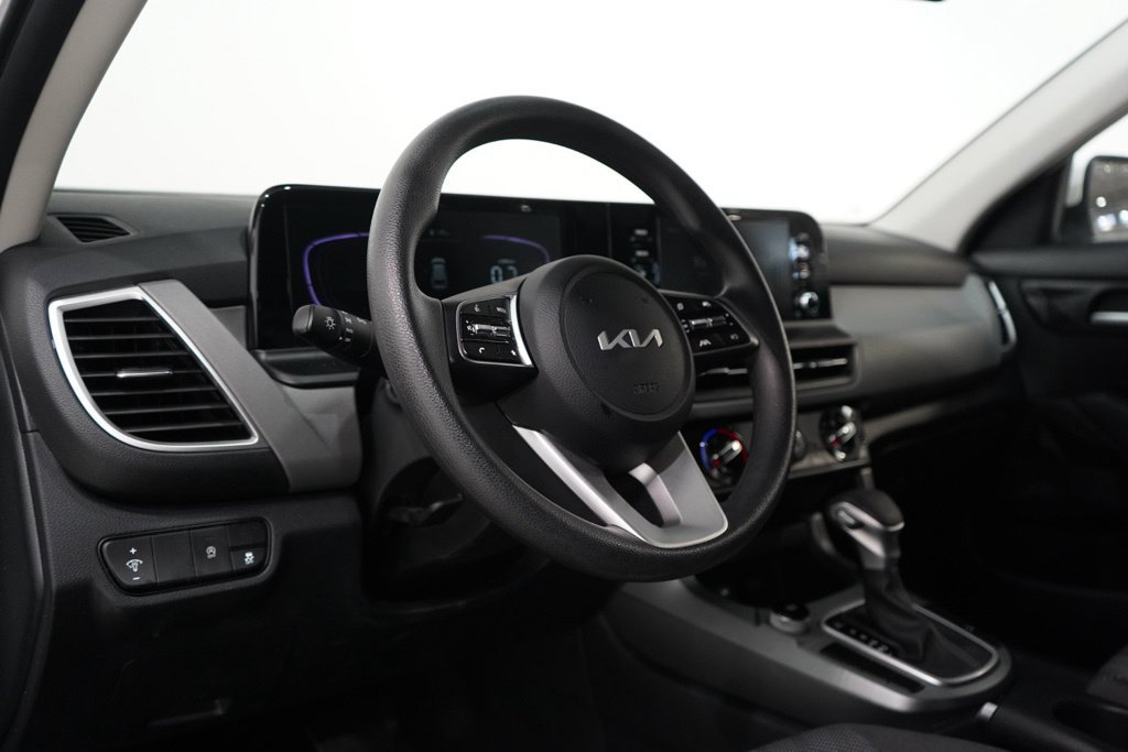 Used 2026 Kia Seltos LX FWD image 17