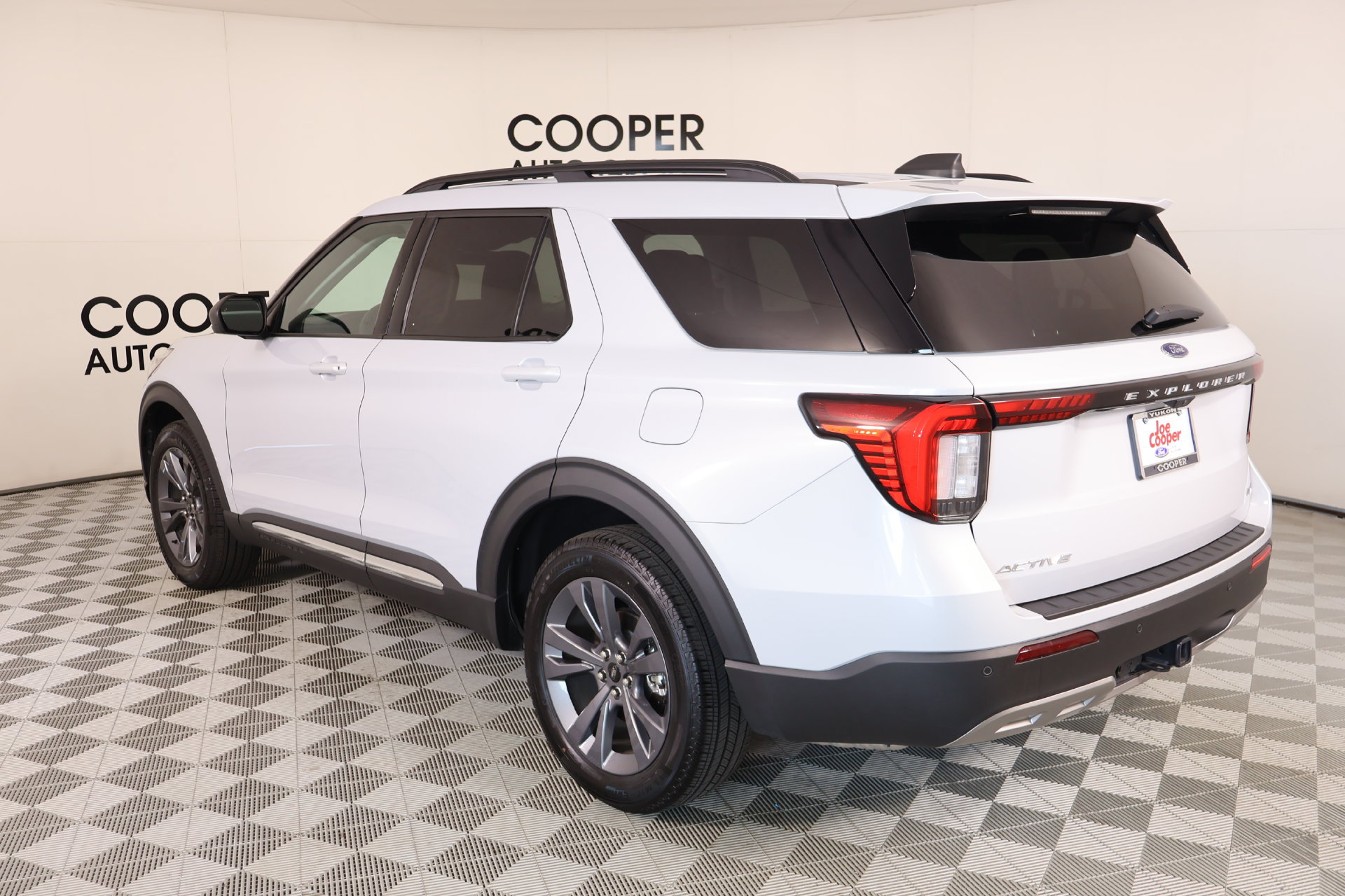 Used 2025 Ford Explorer Active w/ Active Comfort Package AWD/4WD image 23