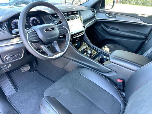 New 2026 Jeep Grand Cherokee Altitude RWD image 18