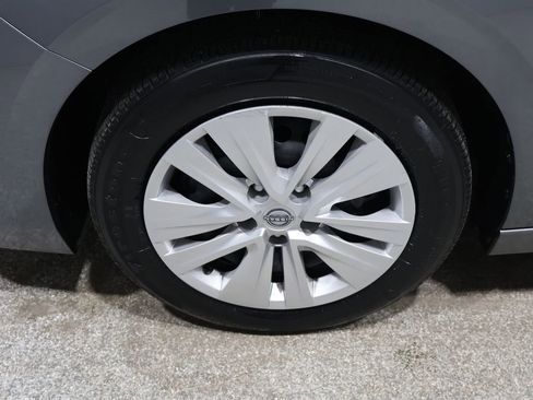 Used 2024 Nissan Sentra S image 9