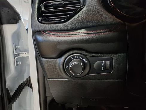 Used 2025 Dodge Durango GT image 18