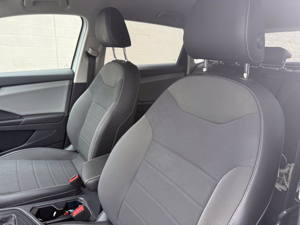 Used 2022 Volkswagen Taos SE w/ IQ.Drive SE Package FWD image 18