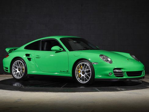 Used 2011 Porsche 911 Turbo S image 2