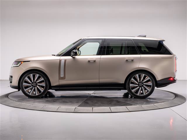 Used 2024 Land Rover Range Rover SV AWD/4WD image 2