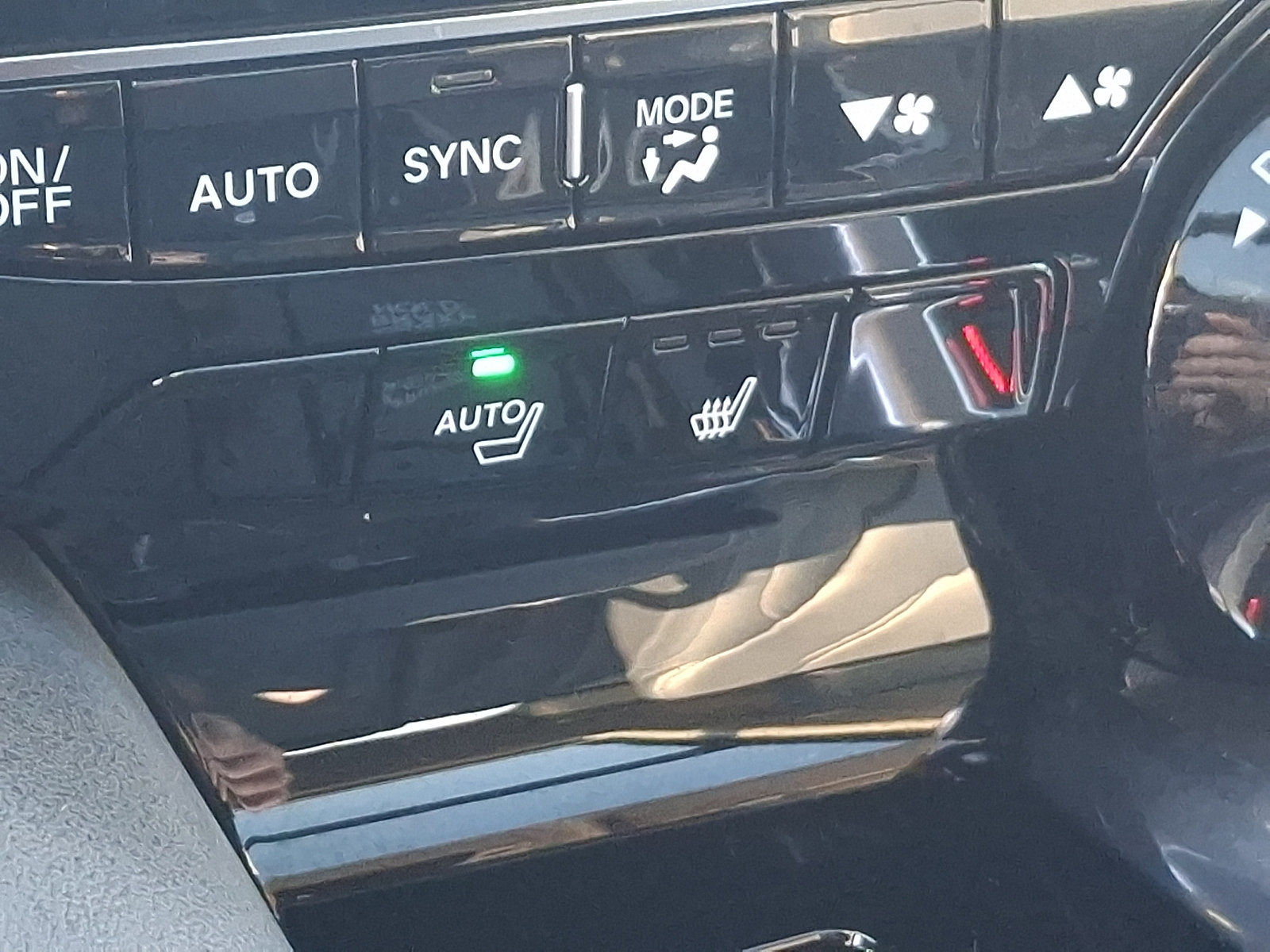 Certified 2026 Acura MDX w/ Technology Package FWD image 28