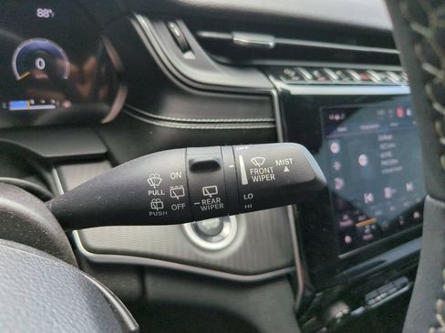 Used 2023 Jeep Grand Cherokee Altitude AWD/4WD image 31