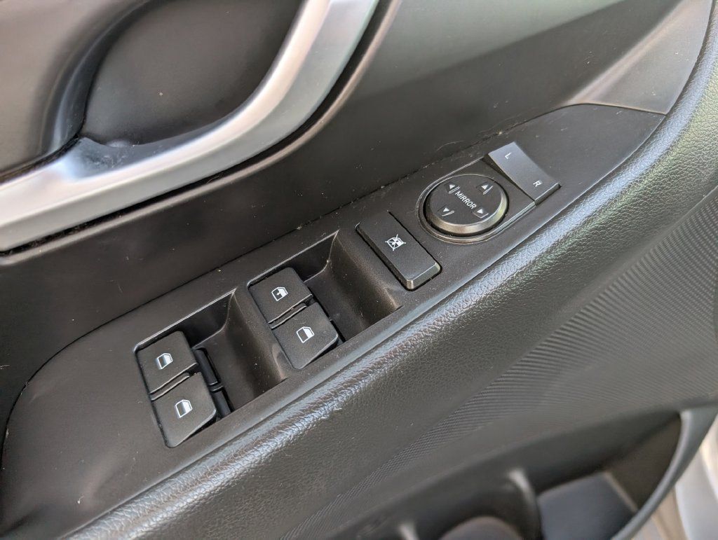 Used 2020 Hyundai Elantra GT FWD image 10
