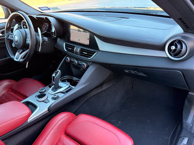 Used 2023 Alfa Romeo Giulia Veloce RWD image 14