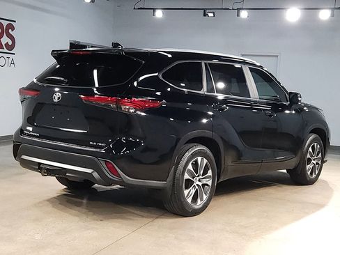 Used 2023 Toyota Highlander XLE image 7