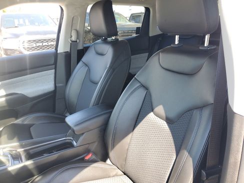 Used 2022 Jeep Compass Latitude image 19