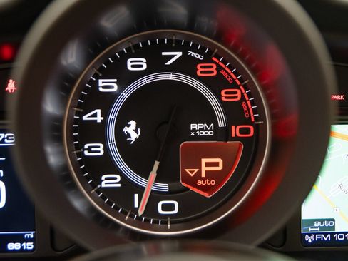 Used 2018 Ferrari 488 Spider RWD image 32