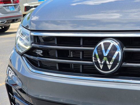 Certified 2024 Volkswagen Tiguan SE R-Line FWD image 9