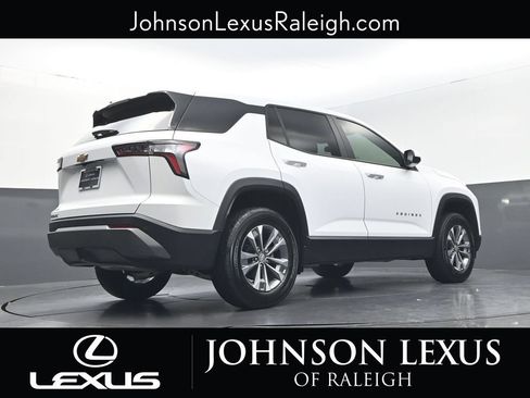 Used 2025 Chevrolet Equinox LT FWD image 19