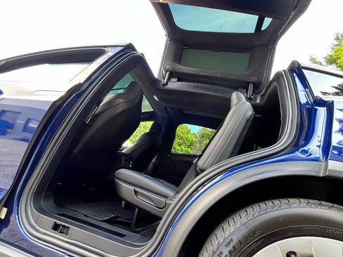 Used 2018 Tesla Model X 75D image 34