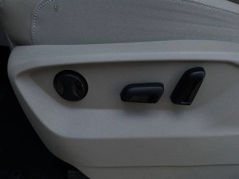 Used 2026 Volkswagen Atlas SE FWD image 11